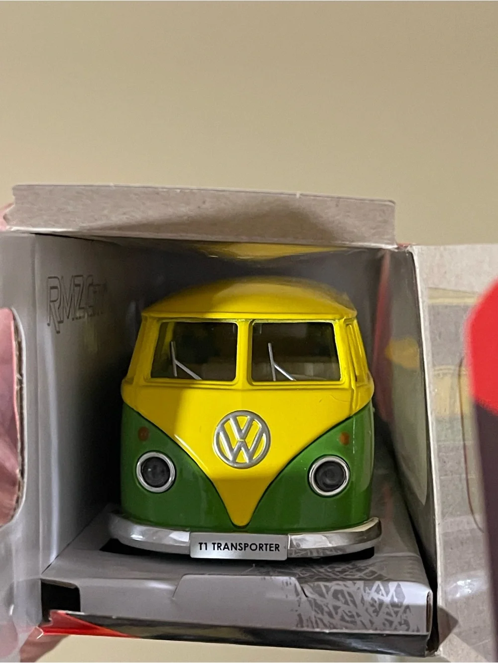 Diecast Volkswagen T1 Transporter Samba Bus VW Bus RMZ Pull Back n GO action